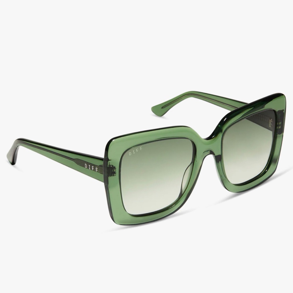 Diff Eyewear Vanessa Sage Crystal Olive Gradient Sunglasses